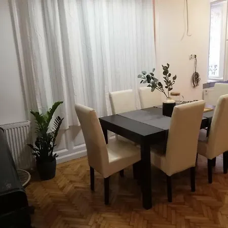 Classic Apartment, By Downtown & Metro 公寓